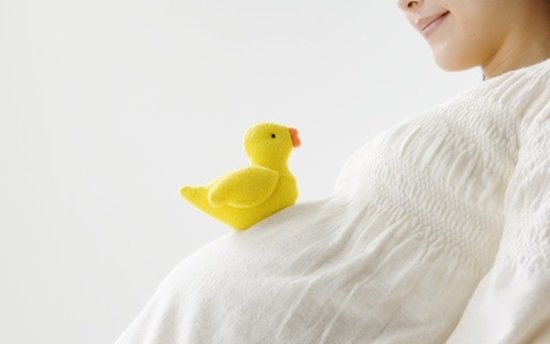 关注准妈妈健康:产后脱发的原因和护理