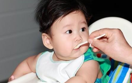 冬季宝宝该如何保暖御寒？穿衣+食补攻略
