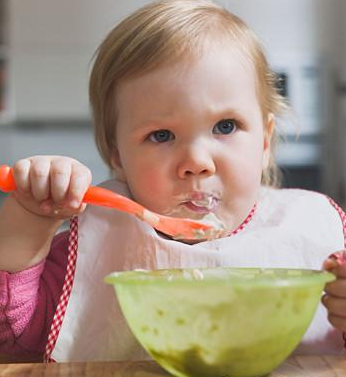 1岁半宝宝发育旺盛 饮食安排一览表