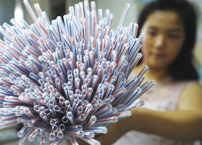 健康专家:长期使用劣质吸管等于吸毒
