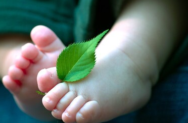 讓寶寶光腳丫玩耍 即健身又益智！