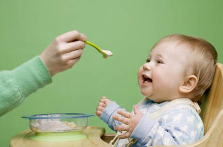父母如何帮助宝宝调理肠胃 吃得好长得高!