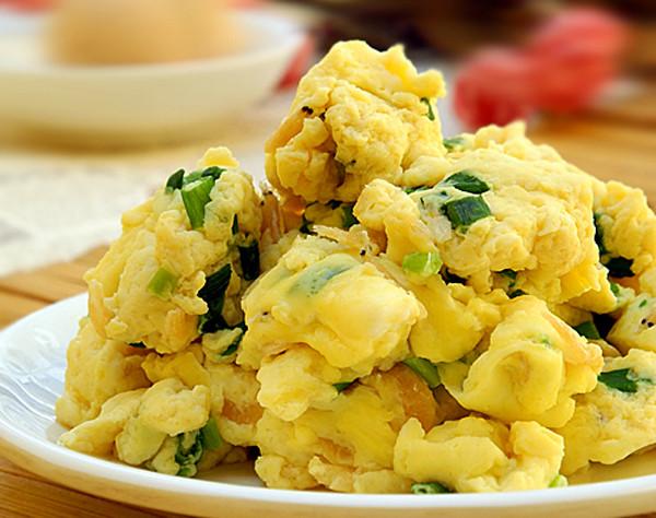 鸡蛋烹饪有技巧 炒鸡蛋加两样宝营养翻倍_健康_腾讯网