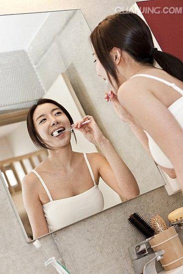 起床口苦口臭什么原因?