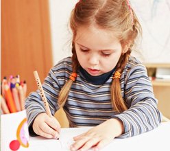 孩子6岁前不宜学写字 不利于将来的成长