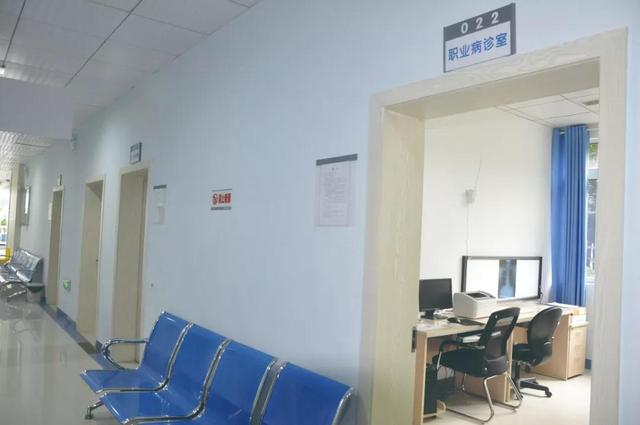 3医生被羁押7月,全国首例尘肺病医生涉失职罪