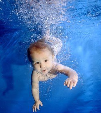 七种情况下宝宝不宜游泳!
