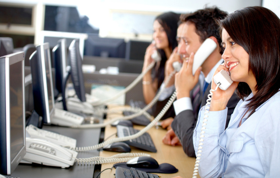 专家解读：频繁的接听电话会导致白内障