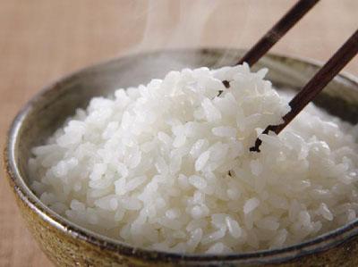 微信传白米饭是垃圾食品 多位专家称其不靠谱