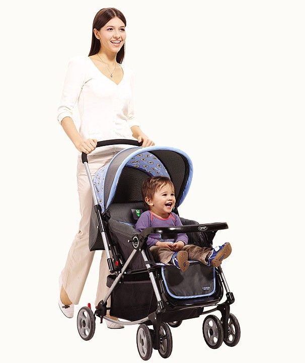 护理知识:根据宝宝的年龄来推双向婴儿车