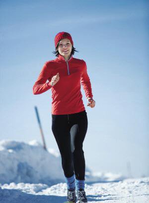 冬季健身首选有氧运动 户外锻炼防扭伤