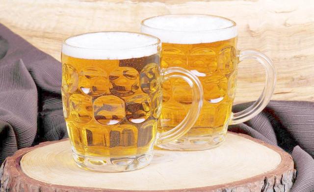 夏天喝啤酒竟能保護(hù)心臟,？需要注意什么
