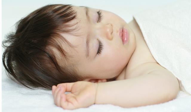 新生儿健康护理:新生儿哪种睡姿最好?_健康_腾
