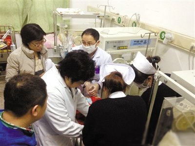 北京弃婴遭强制转院去世 医院否认无呼吸机
