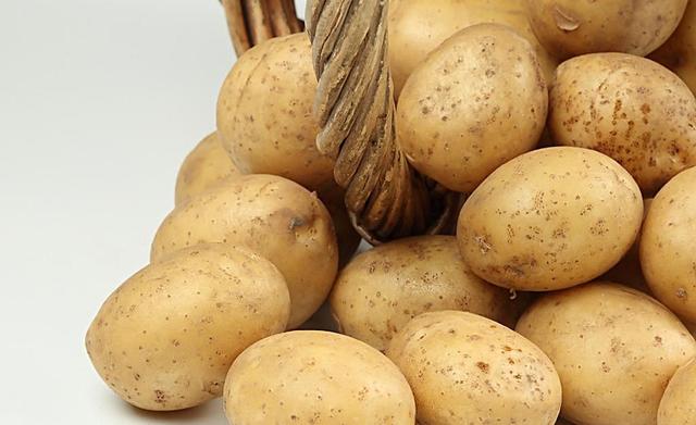 吃土豆可以减肥养胃 食用注意七个事项