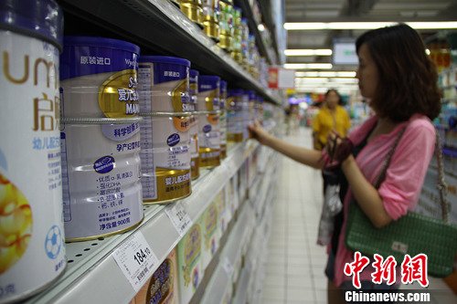 香港限奶令乌龙事件频发 内地奶粉涨价或成定
