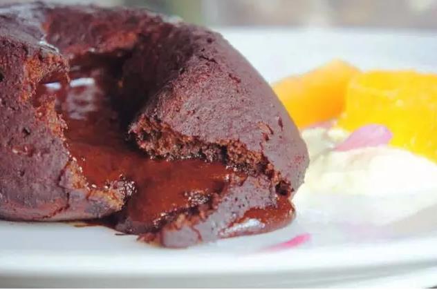 小厨食光|高大上的巧克力熔岩爆浆蛋糕