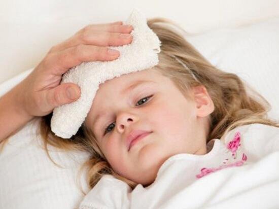 爸爸儿时曾经发热抽搐 当心宝宝也中招!