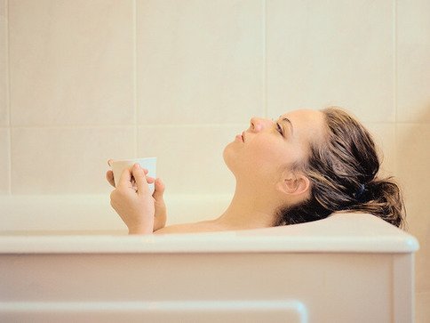 保健养生:经常泡热水澡的人性格更外向