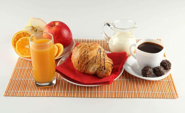 营养专家公布 黄金搭配 早餐食谱!