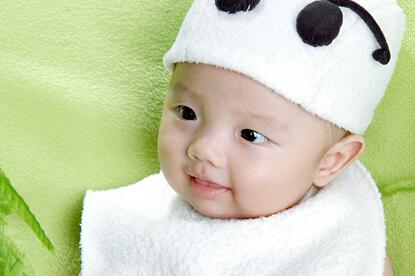 父母常掏宝宝耳朵对健康有害！