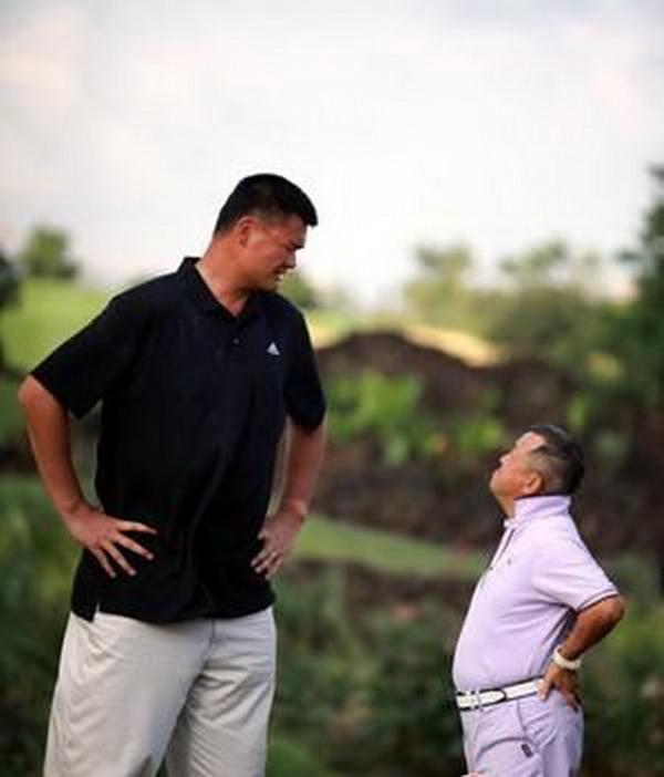 美国人在中国互殴_美国人的人均身高(2)