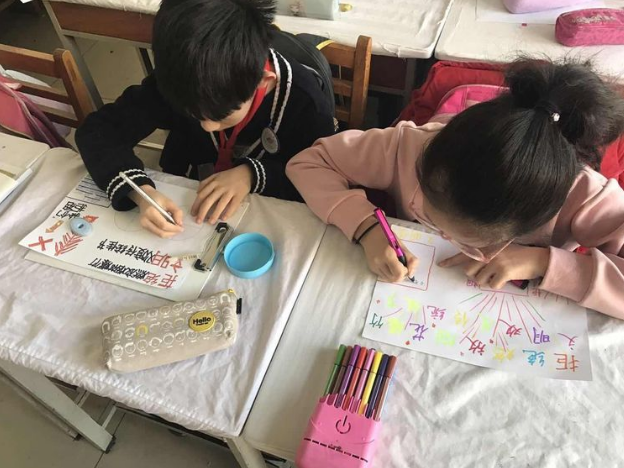 唐山高新区：孩子手绘禁燃漫画 并自带二维码