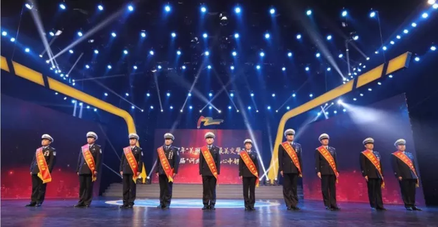 秦市民警韩磊荣获2017美丽河北 最美交警称