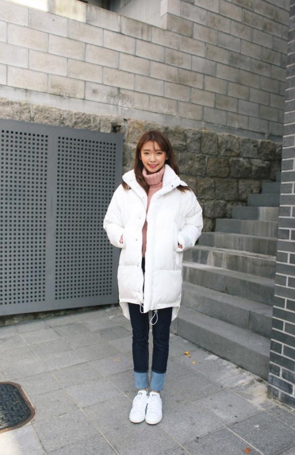 白色羽绒服配什么颜色毛衣 给冬季来一场甜美暴击_大燕网河北站_腾讯网