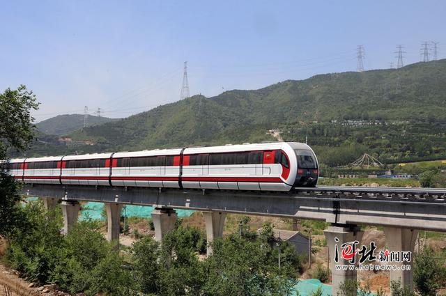 唐车造磁浮列车载客运行 将实现与北京地铁联接换乘
