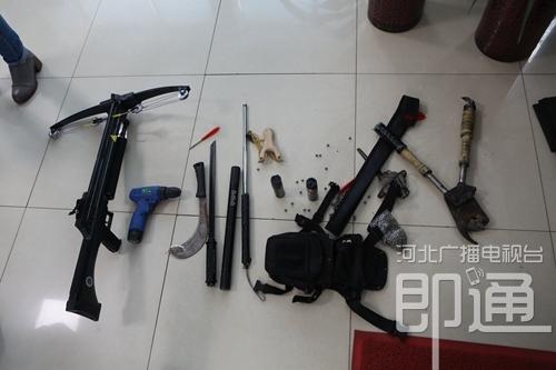 河北:男子毒驾被抓,车上搜出管制刀具_大燕网