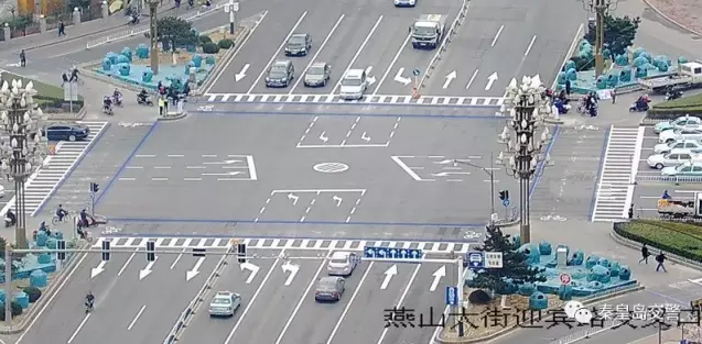 秦皇岛十字路口非机动车、行人左转实行二次