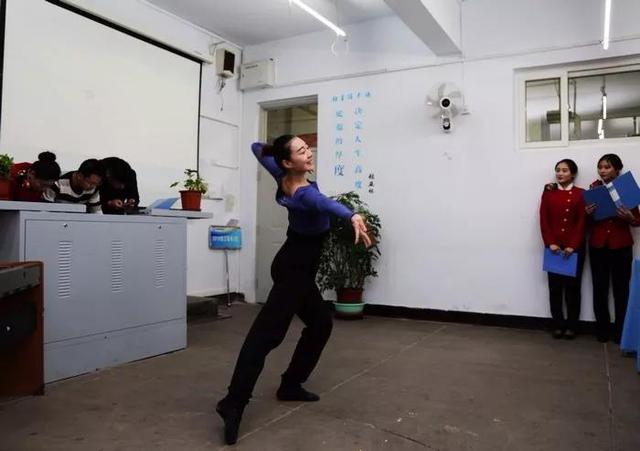 市职教中心航空专业部开展班主任素质大赛_大