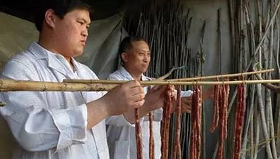 2,抚宁县潘氏风干肠潘氏风干肠,是抚宁县潘官营村潘氏家族的家传特产
