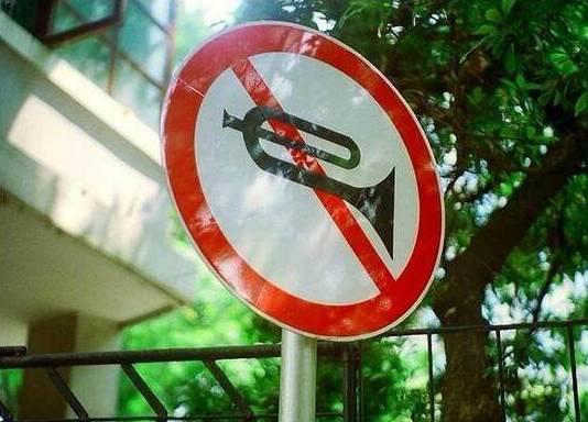 违什么乱成语_事愿人违什么意思(3)