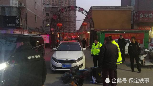 保定一女子掌掴外卖小哥遭众人指责