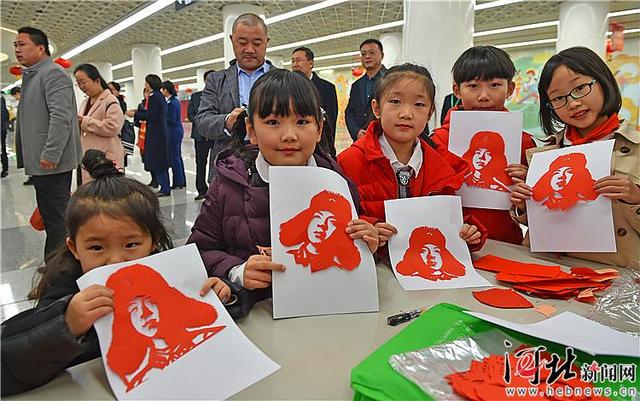 石家庄地铁:开展形式多样的学雷锋日主题活动