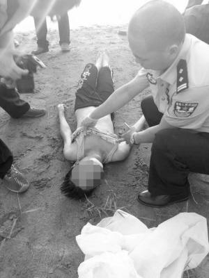 男孩已溺水死亡,围