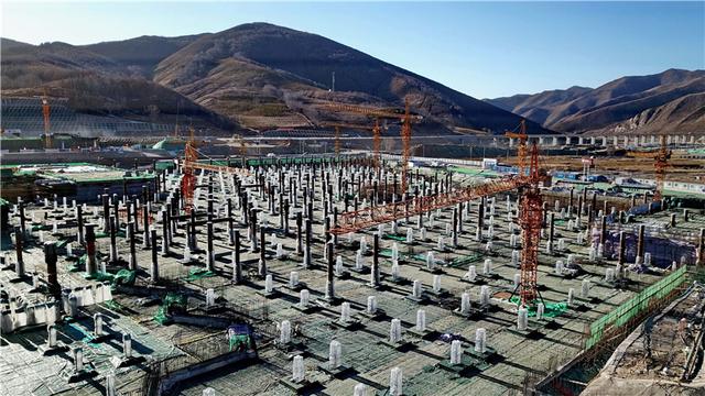 河北崇礼太子城冰雪小镇施工进入冬歇期