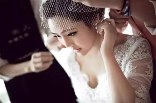 如何选择婚礼化妆师 化妆师与婚礼的重要性_大
