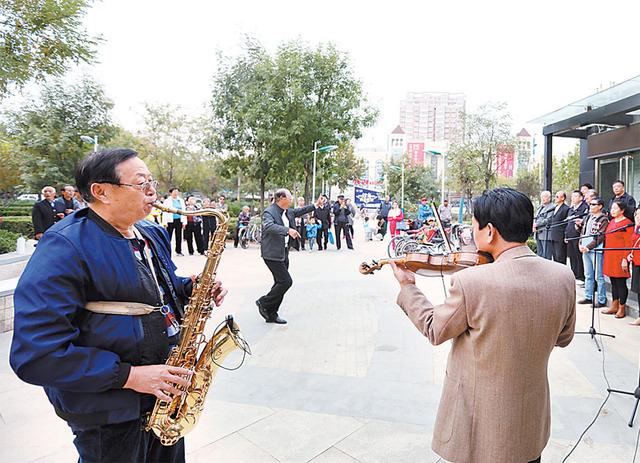 桃城区和谐之声合唱团载歌载舞庆祝重阳佳节