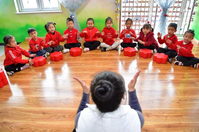 幼儿中班美术课烟花教案及反思_幼儿健康教案与反思_幼儿教案范文及反思