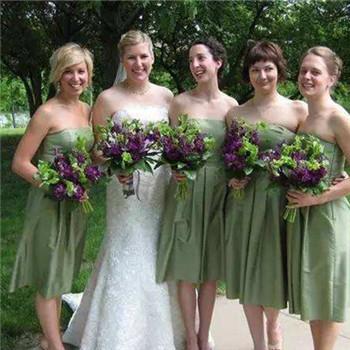 结婚当天伴娘服选什么颜色合适 伴娘礼服的挑