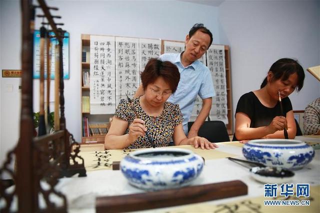 近年来,河北省内丘县不断加快公共文化服务体系建设,大力推进"三馆一