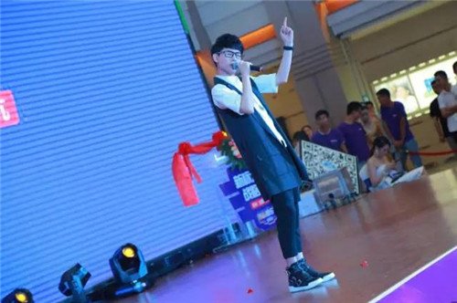 ³׽±ֽ ϷȫݶMALL+ʢ