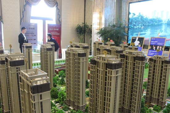 禹洲中央城4月工程进度:10#、12#均已建至24