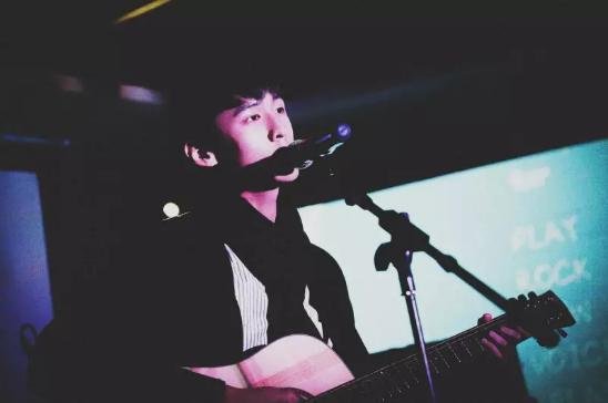 新歌声·红人馆|为什么唱完《芜湖路》后他火