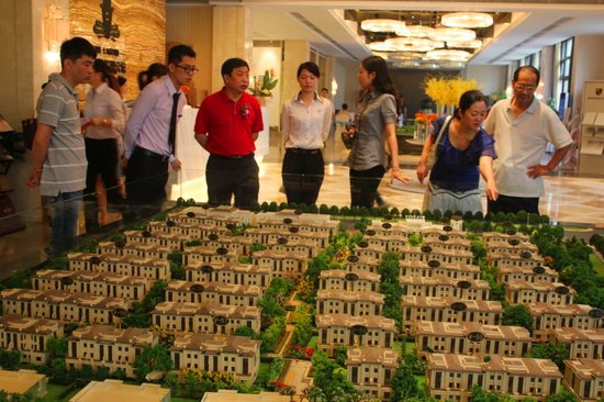 中海滨湖央墅:5月25日港式别墅样板房华丽绽放