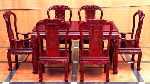 红木家具变现难:定价标准缺失 回购渠道不完善