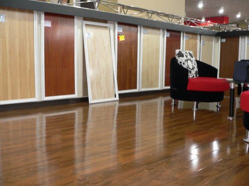 家居建材销售淡季 地板企业发力卖场销售_频道